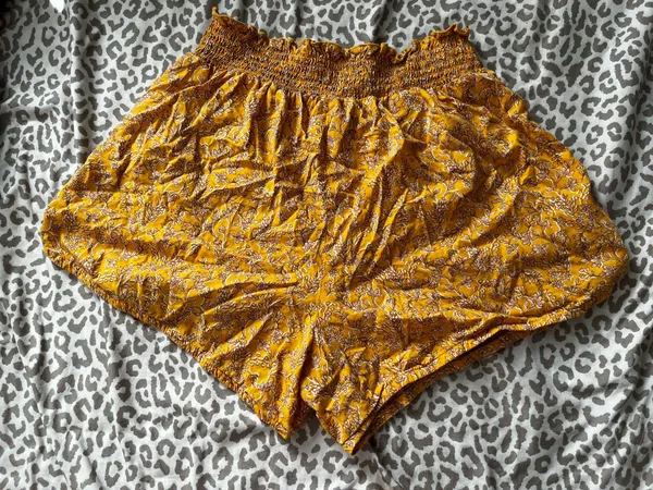 Old Navy High-Waisted Floral Sleep Shorts - Image 3
