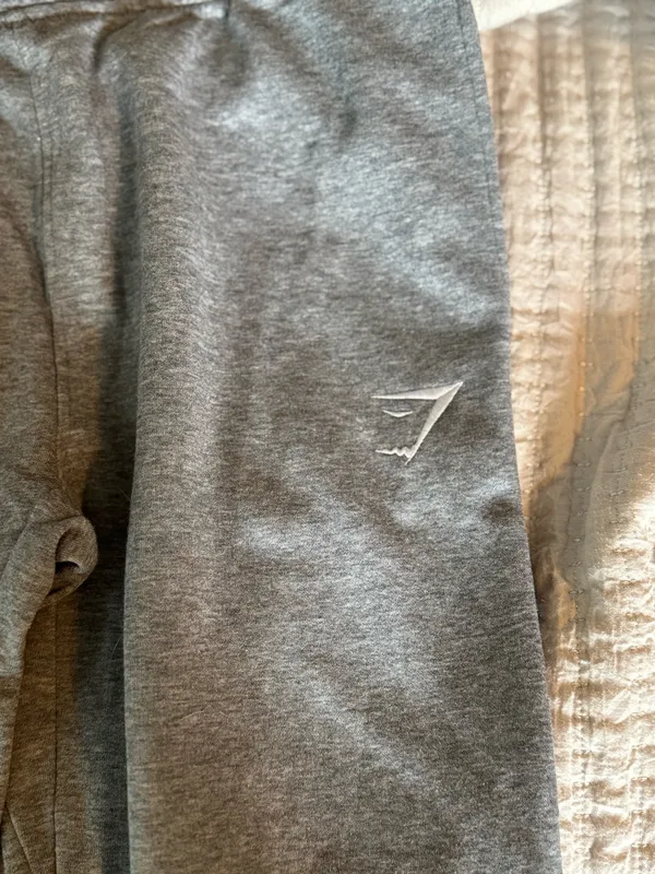 Gymshark Grey Sweatpants Jogger Size Small - Image 2