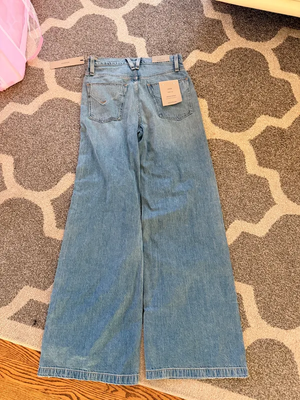 NWT Hudson Wide-Leg Jeans  - Image 4