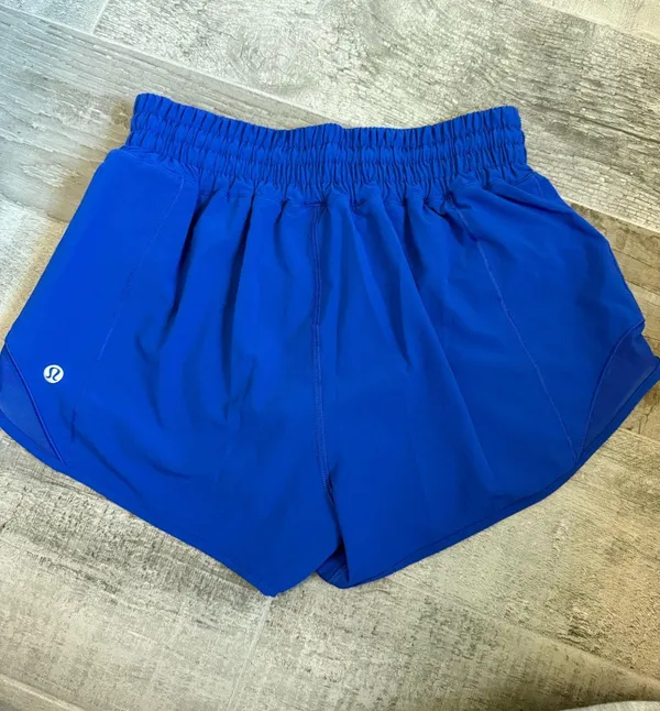 Lululemon Hotty Hot High-Rise 2.5" Shorts - Image 2
