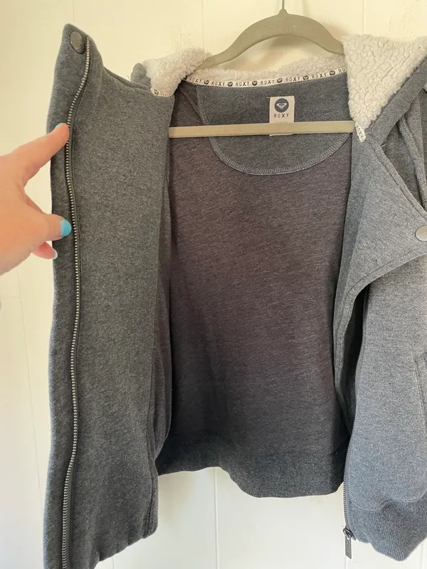 Roxy grey hooded zip up Peacoat style jacket Sherpa lined Women’s size medium - Image 8