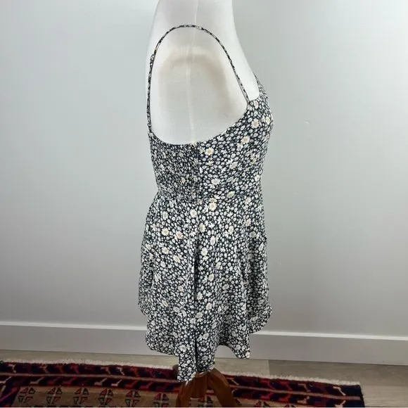 Urban Outfitters Black Daisy Floral Smocked Mini Dress Ruffle Hem Size M FD5532 - Image 10