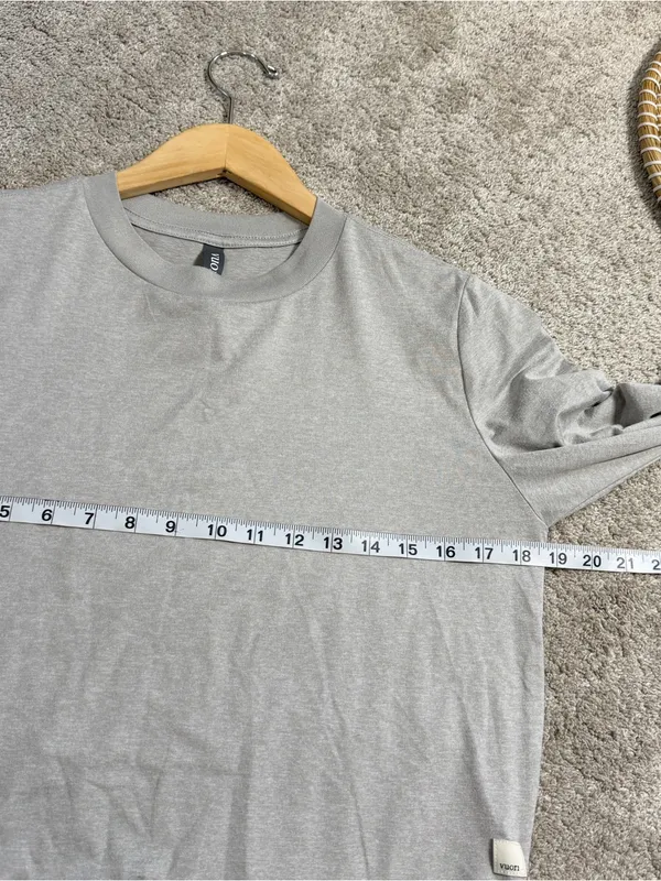 Vuori Women’s Daydream Crew Shirt Longsleeve in Light Heather Grey S - Image 8