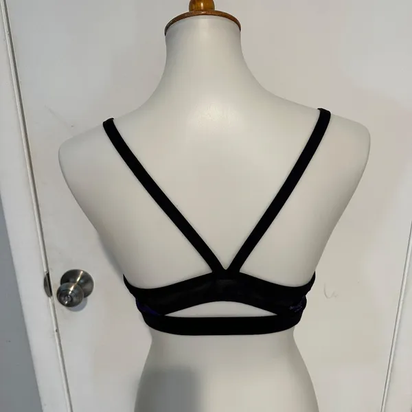 Lululemon Rise and Run Bra -‎ Size 6 - No Tag Size/Yes Size Dot. - Image 4