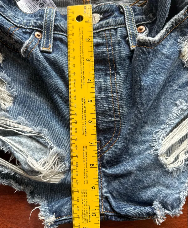 Levi’s 501 Shorts - Image 8