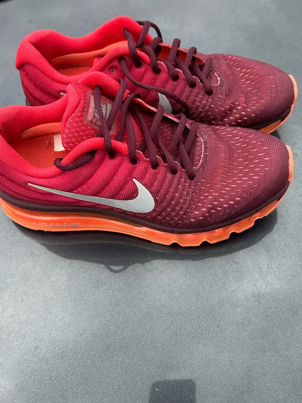 Nike Air Max Women’s size 7  night maroon  - Image 6