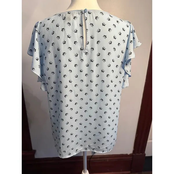 Ann Taylor Factory Blue Floral Flutter Sleeve Blouse Crew Neck Keyhole Back Sz S - Image 3