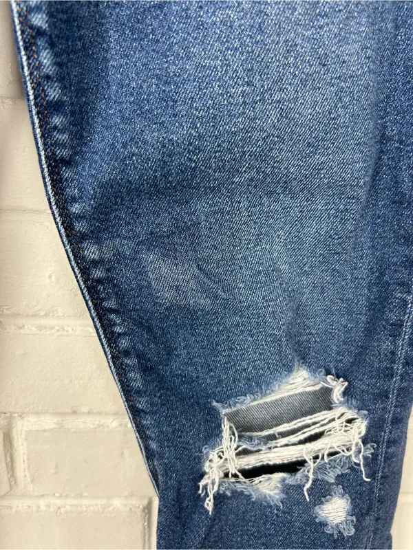American Eagle Distressed Mom Jeans Size 4 - Image 5