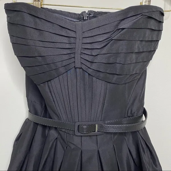 WHBM Black Strapless Classic Pleated‎ Darted Cocktail Dress Women's Size 2 - Image 3