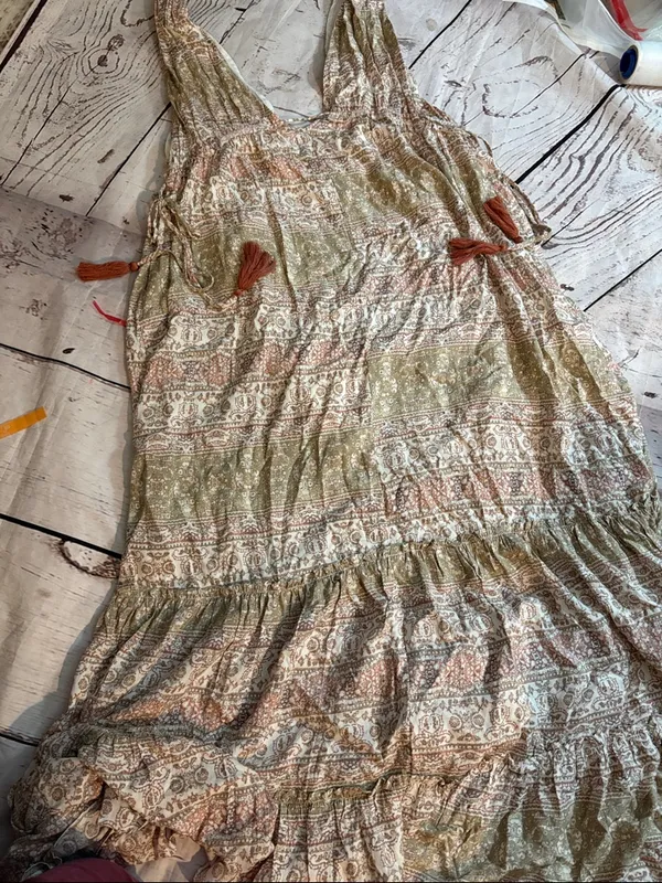 Women’s nwt FATE boho maxi dress in dusty rose and neutrals paisley print med - Image 8