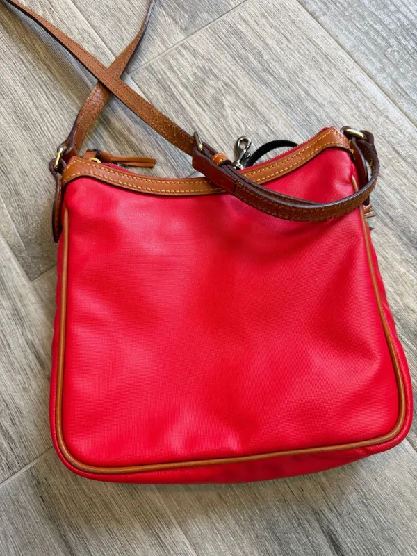 Dooney & Bourke Red Crossbody Bag Purse Vintage Y2K Classic Old Money - Image 7