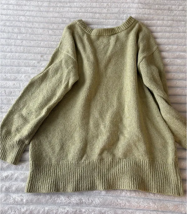 Old Navy Green Sweater Size Medium - Image 3