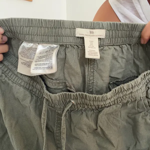 H&M green linen shorts Size S #linen #summer - Image 3