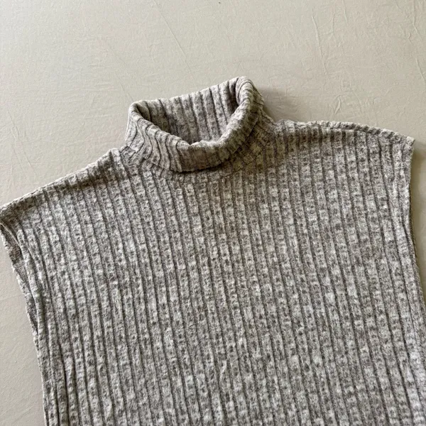 Shein Turtleneck Sleeveless Knit top - Image 6
