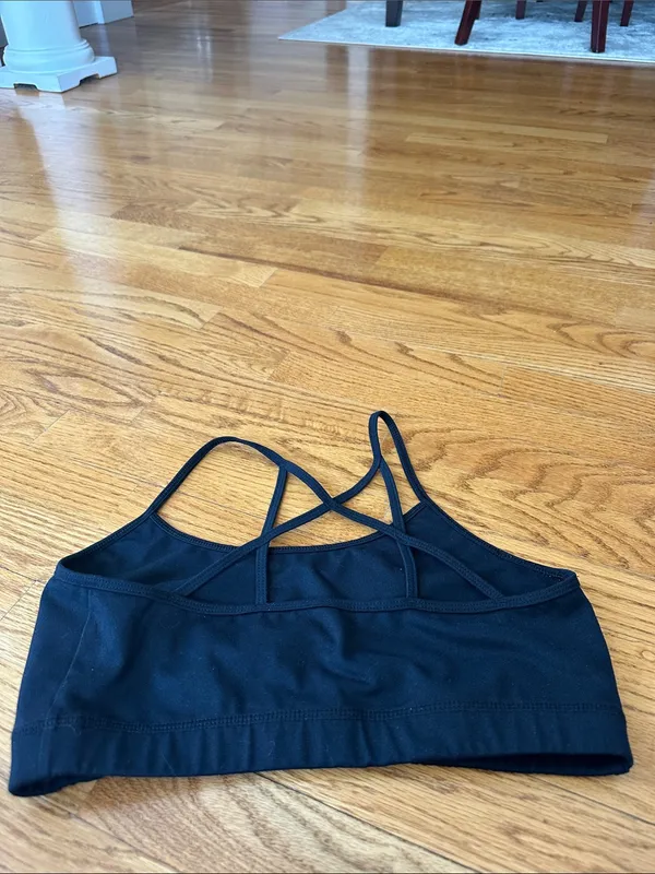 SO Black Strappy Women's sports bra - Lightweight Coverage - Image 2