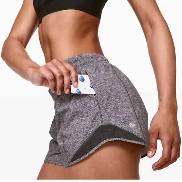 Lululemon Hotty Hot Short II Sz 6 tall Heather Lux - Image 4