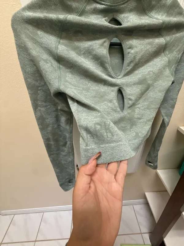 Gymshark Adapt Camo Seamless Long Sleeve Crop Top - Image 5