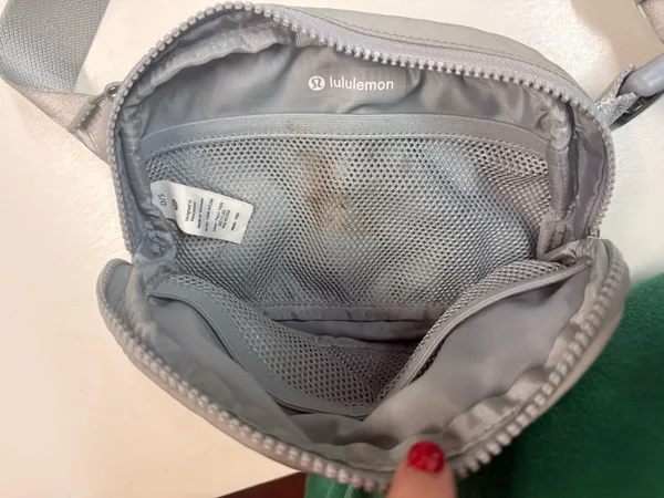 Lululemon Crossbody Bag grey - Image 4