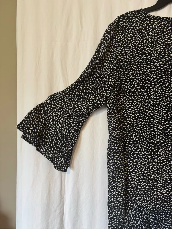 Zara Ruffle V-Neck Tie Front Speckled Blouse Boho Flowy Top Size S - Image 4