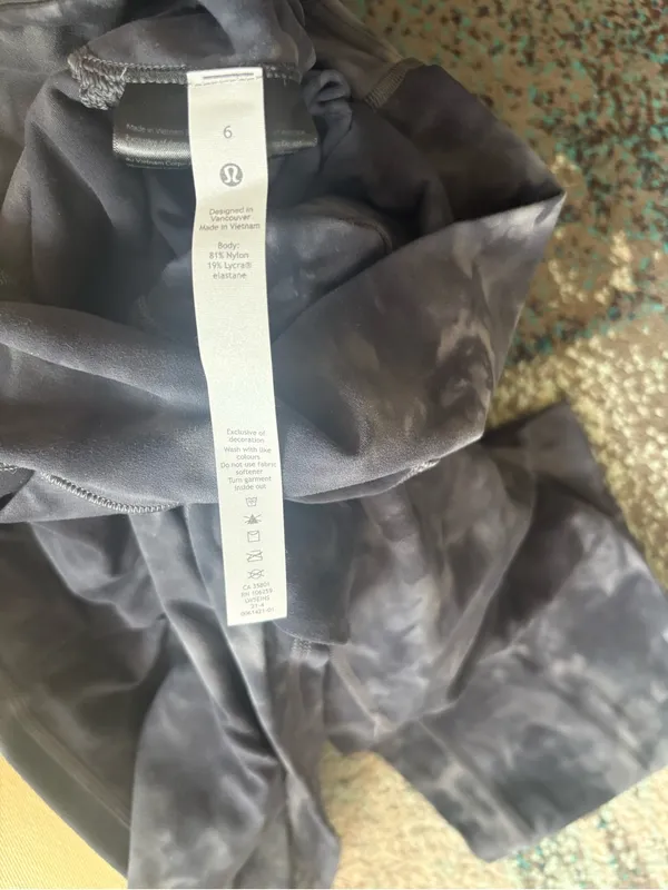 Lululemon Tie-Dye Jogger Pants in Charcoal - Image 8