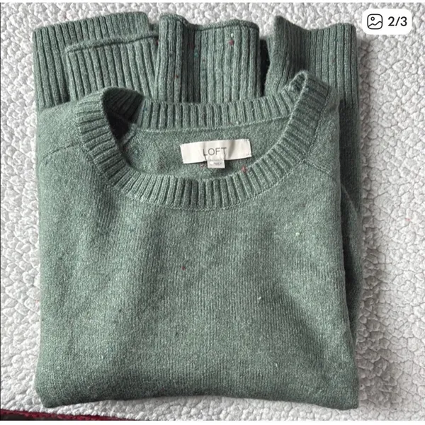 LOFT Size Small Green Crew Neck Sweater Classic Knit Design - Image 2