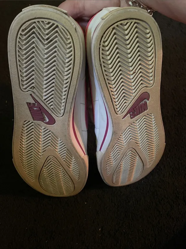 Nike Women's White Sneakers with Pink Swoosh - Image 6