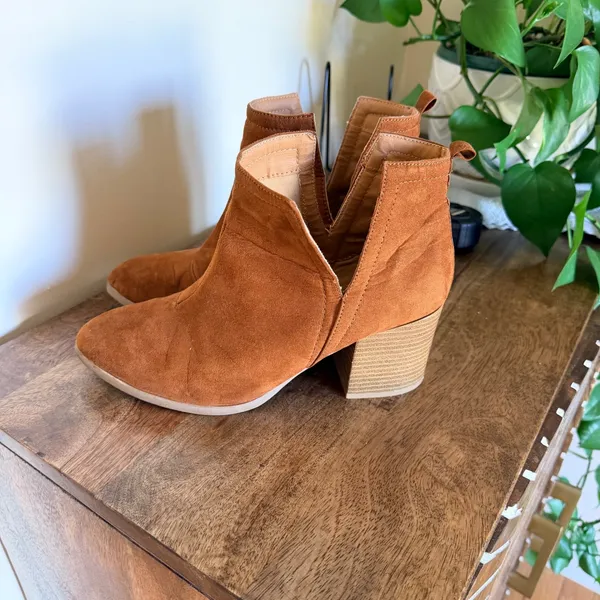 Qupid Boho Western Slouch Ankle Boots Cognac Faux Suede Festival Cowgirl Size 8.5 Boho - Image 3