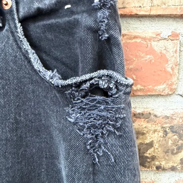 Abercrombie & Fitch 90s Straight Ultra High Rise Black Distressed Jeans Sz 14 32 - Image 2