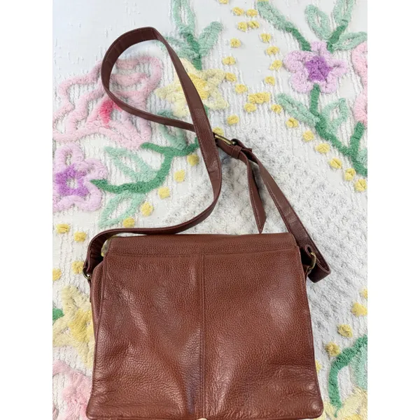 Vintage Brown Pebbled Leather Crossbody Bag Whipstitch Detail Adjustable Strap - Image 11