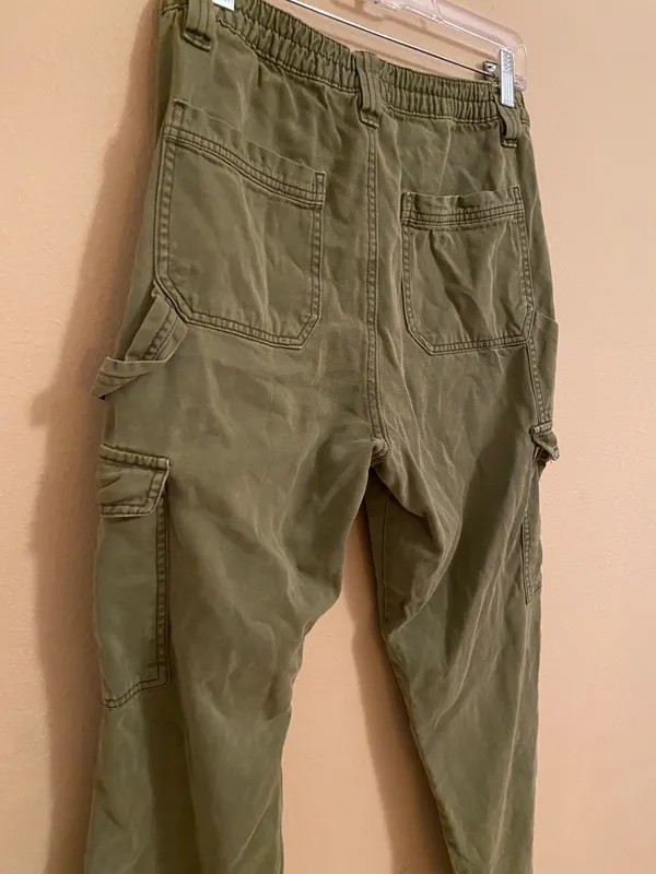 Aeropostale Olive Green Cargo Pants - Image 6