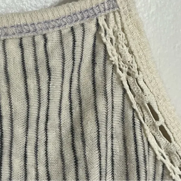 We the Free‎ Women's Size Medium Gray Cream Striped Tank Crop Top Flowy Summer - Image 2