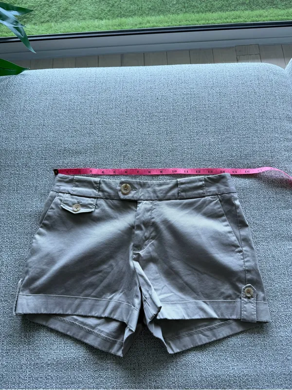 Banana Republic Women's‎ Button-Accent Shorts in Burgundy and Khaki - Image 5