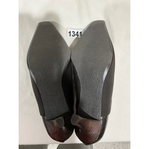 Woman’s Liz Claiborne Lawrence 8.5 Brown Zip Back Heel Ankle Bootie - Image 8