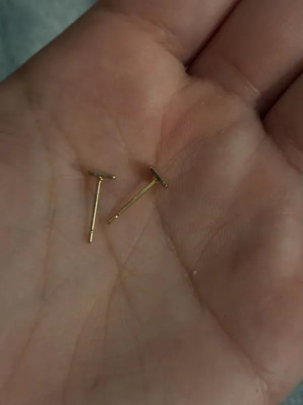 Gold Square Earring - Image 3