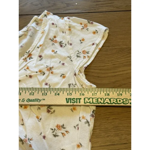 American Eagle Shirt Womens Medium White Short Sleeve V Neck Hook & Eye‎ Closure - Image 6