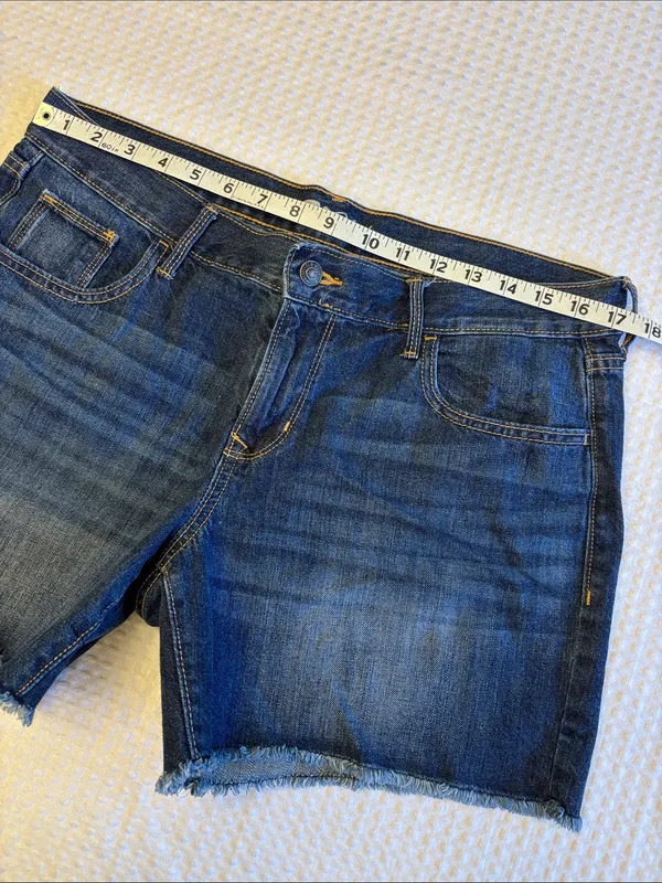 Old Navy The Flirt Size 12 Distressed Frayed Blue Denim Cut Off Jean Shorts - Image 8