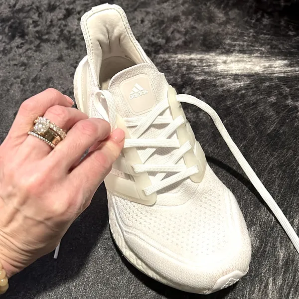 🤍Adidas Woman’s All White Ultraboost Light•Size:6.5🤍 - Image 3