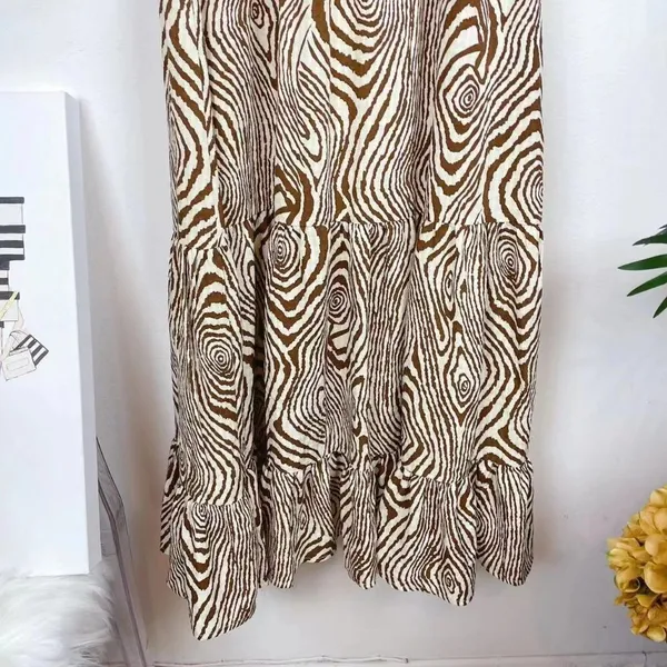 MOON RIVER Smocked Puff Sleeve Midi Dress - Image 8