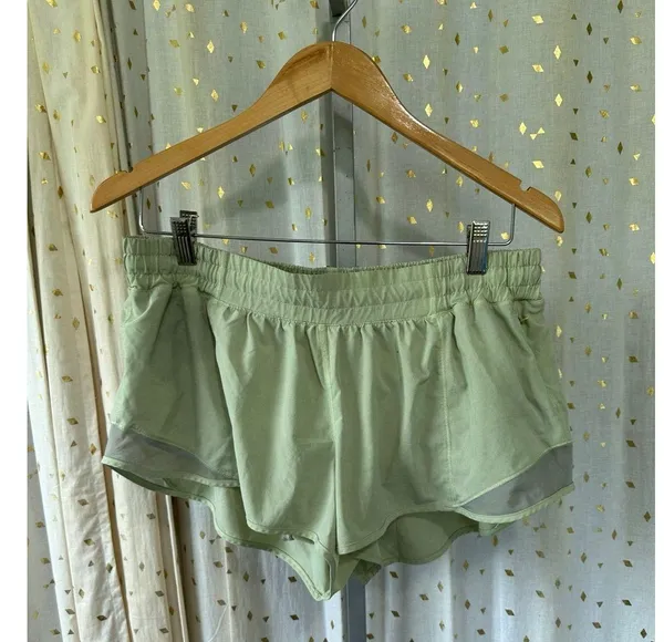 Lululemon Hotty Hot High-Rise Mesh Lined Brief Pull On Drawstring Shorts 14 - Image 2