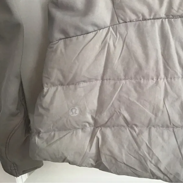 Lululemon Down For It All Jacket Size 0 Gray Hooded Full Zip Puffer - Image 4
