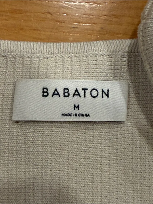 Aritzia Babaton sculpt knit crop top size medium. - Image 4