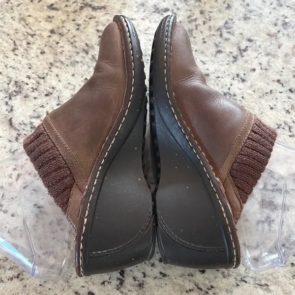 UGG 3085 Wedge Clogs Women 6 Brown Leather Knit Collar Gorpcore Sheepskin Mules - Image 3