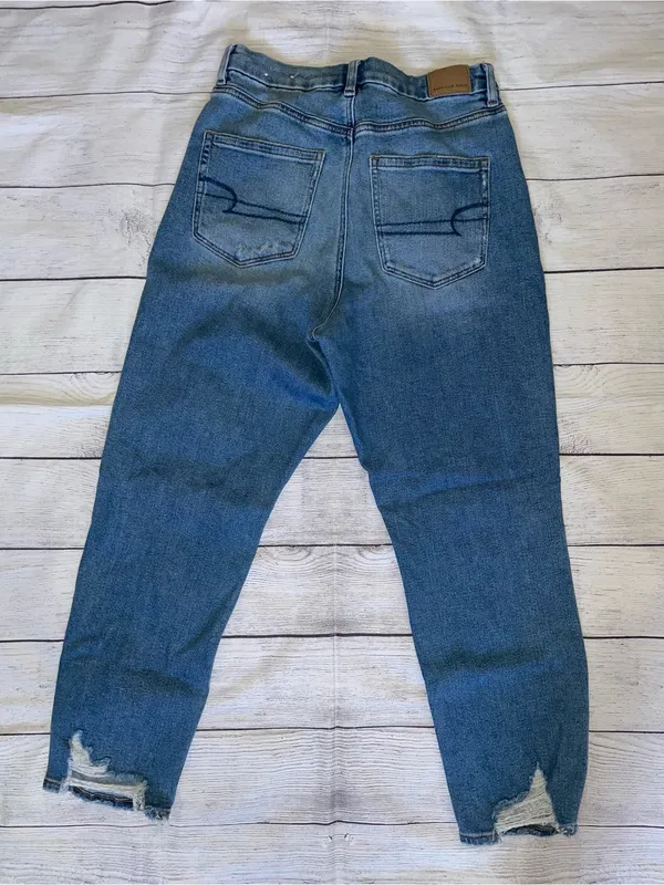American Eagle Curvy Mom Jeans - Image 4