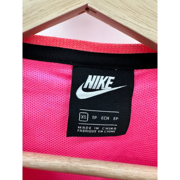 Nike Womens XS Neon Pink Short Sleeve Logo Cropped T-Shirt‎ Tee CR23 - Image 4
