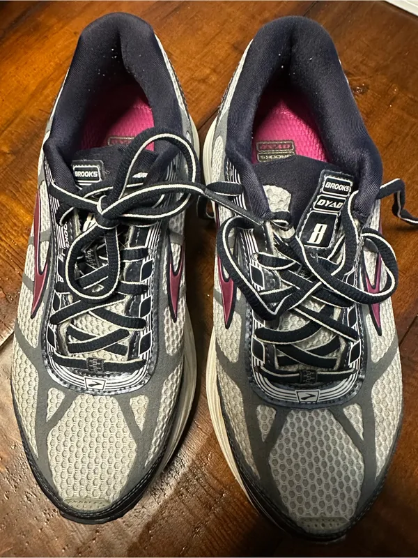 Brooks Dyad Women's Athletic Running Shoes — Gray with Pink Accent - Image 5