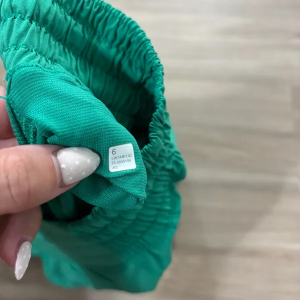 Lululemon Hotty Hot High-Rise Lined Short 4" Kelly Green Women Size 6 - Image 2