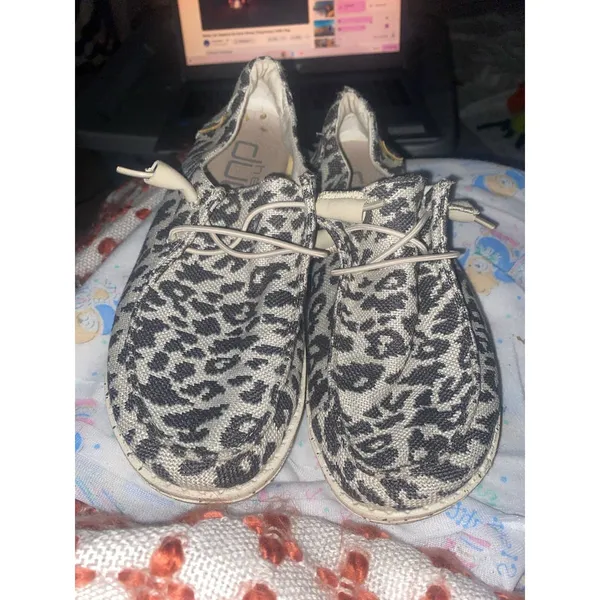 Hey dudes Wendy woven cheetah grey loafers size 6 - Image 3