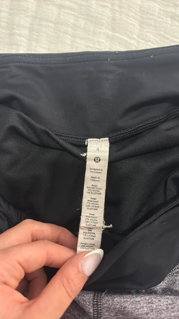 Speed Up Lululemon Size 4 2.5" Grey - Image 5