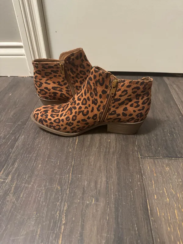 Arizona Jean Company Leopard Boots - Image 3