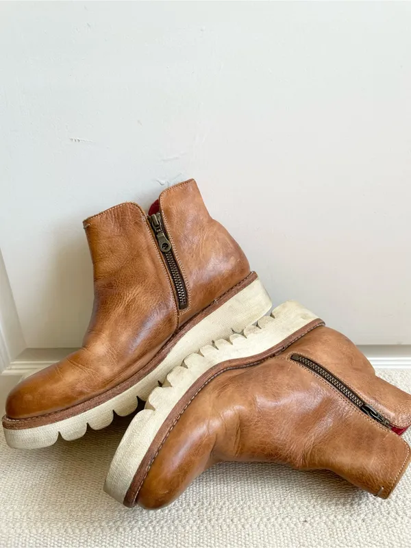 Bed Stu Lydyi Bootie Tan Size 9.5 Women Distressed Leather Lug Sole Ankle Boots - Image 5